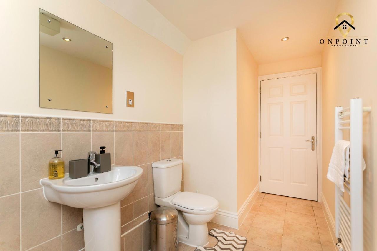 ✰Onpoint -Large 2 Bedroom Apt With Parking!✰ Nottingham Esterno foto